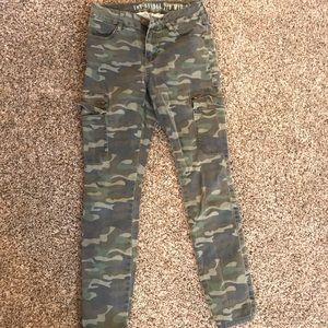 Camouflage jeans